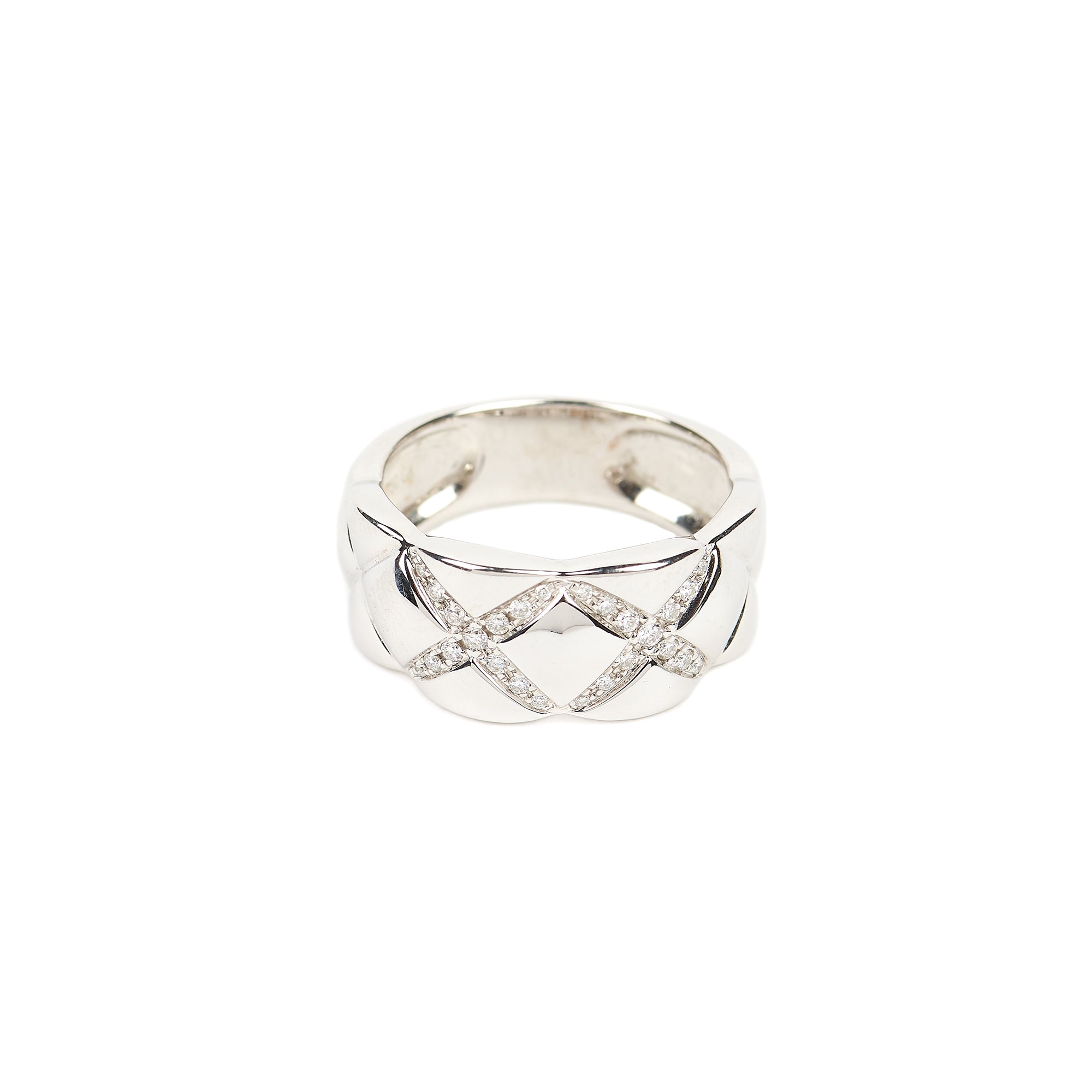 Diamond Embossed Cushion Ring