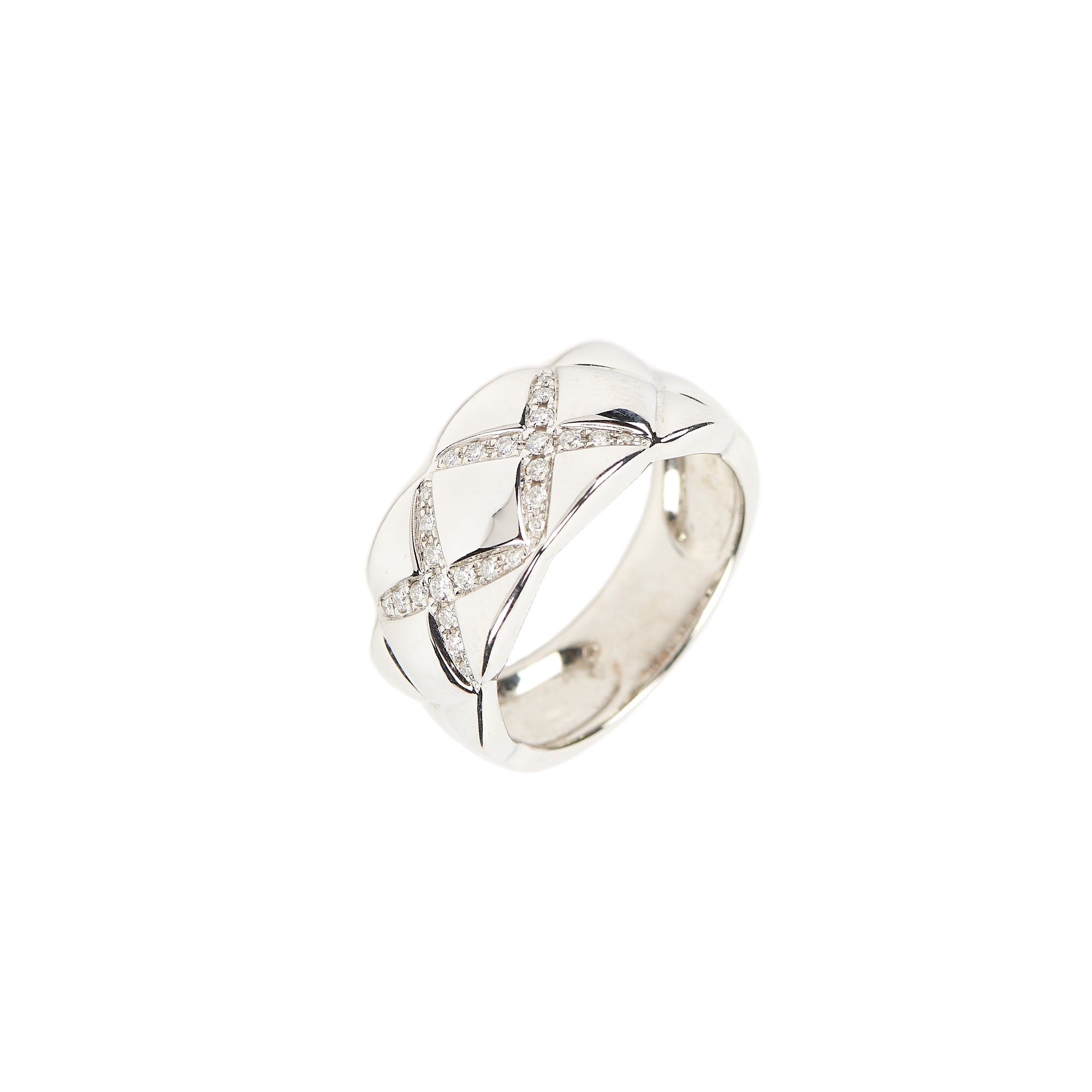 Diamond Embossed Cushion Ring